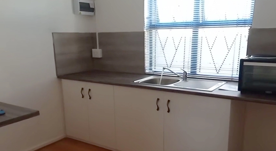 To Let 1 Bedroom Property for Rent in Wetton Western Cape